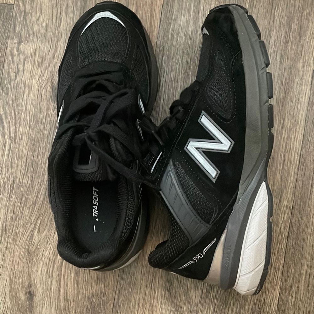 Black new balance 990
